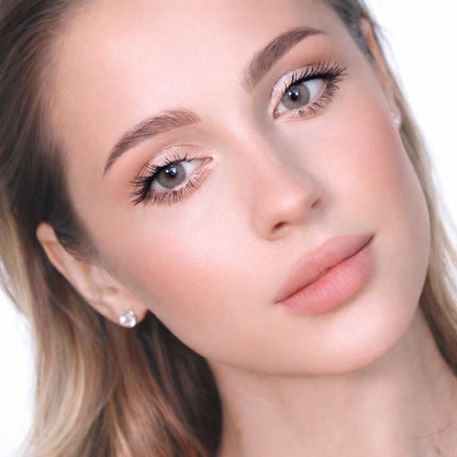 Rehlein farbige Kontaktlinsen in der Farbe Waldgrün - Portrait mit beiden Augen, natürlicher Look